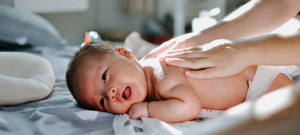 massage bébé beau cliché welada