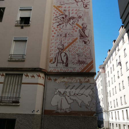 porte-soie-croix-rousse-mur-peint-2-1