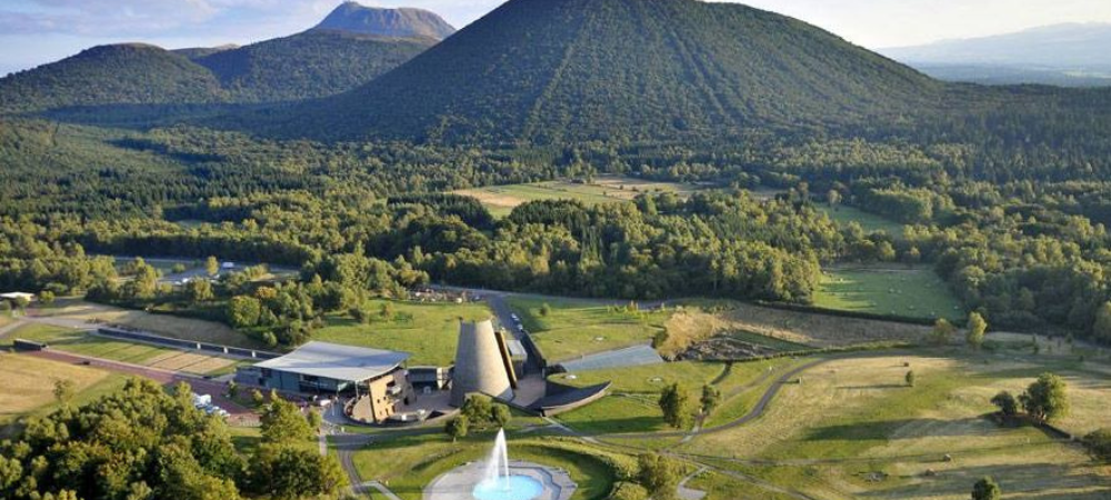 vulcania parc attractions auvergne